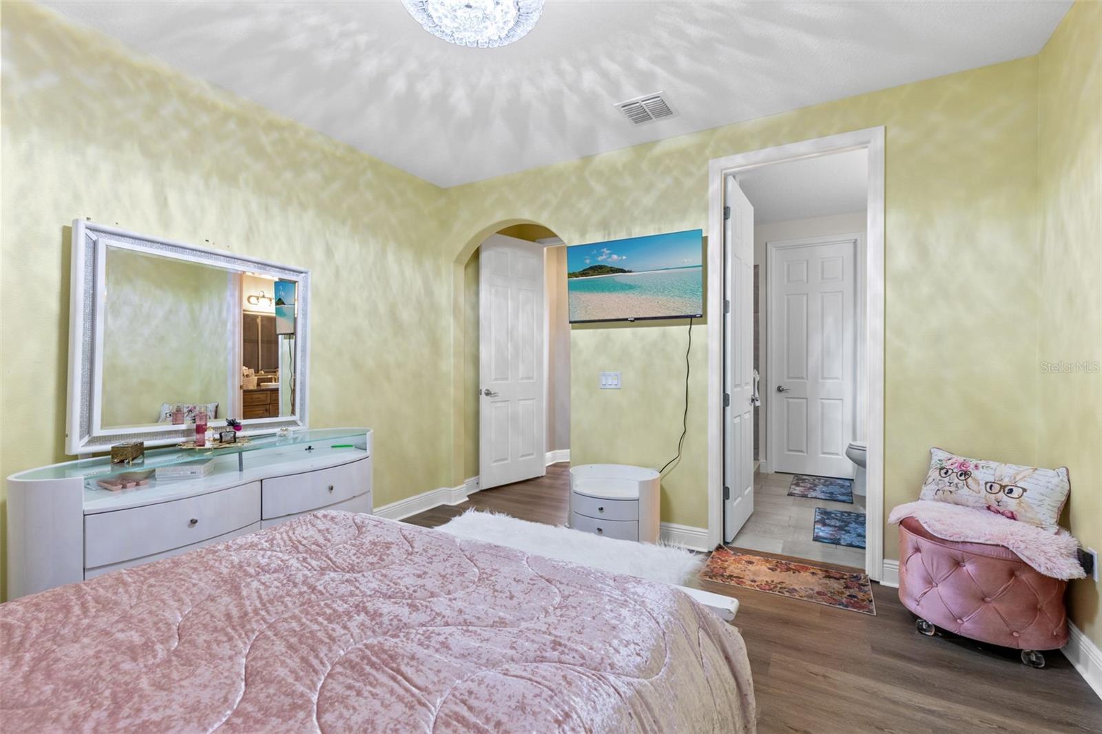 BELLALAGO PH 6H & 6I - Residential