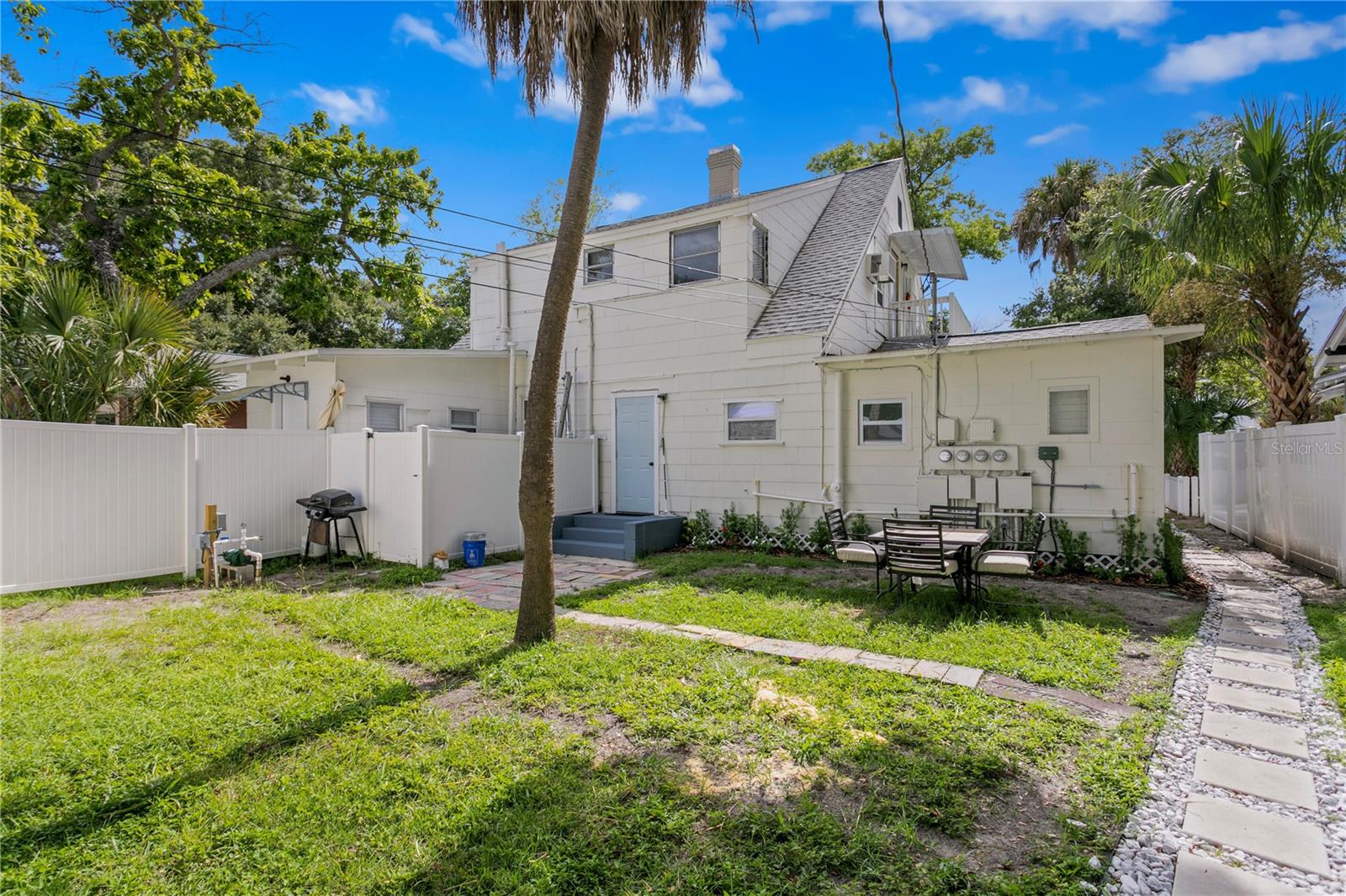 POMEROYS ADD J B - Residential Lease