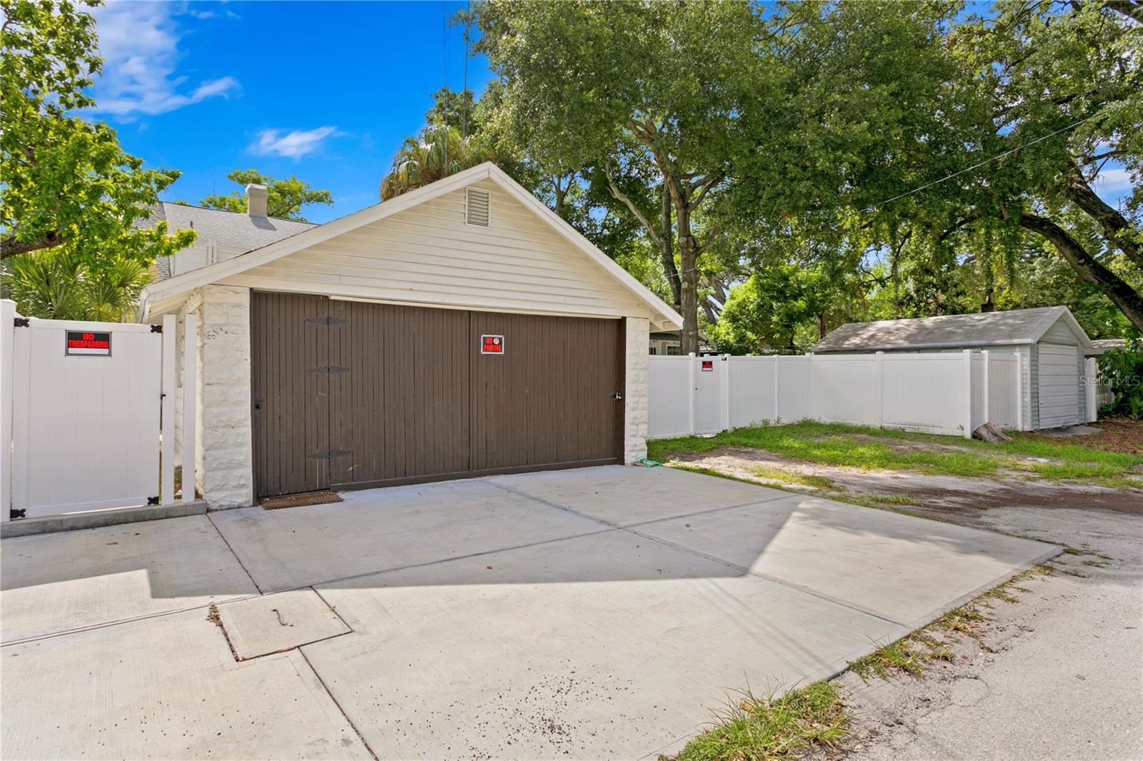 POMEROYS ADD J B - Residential Lease