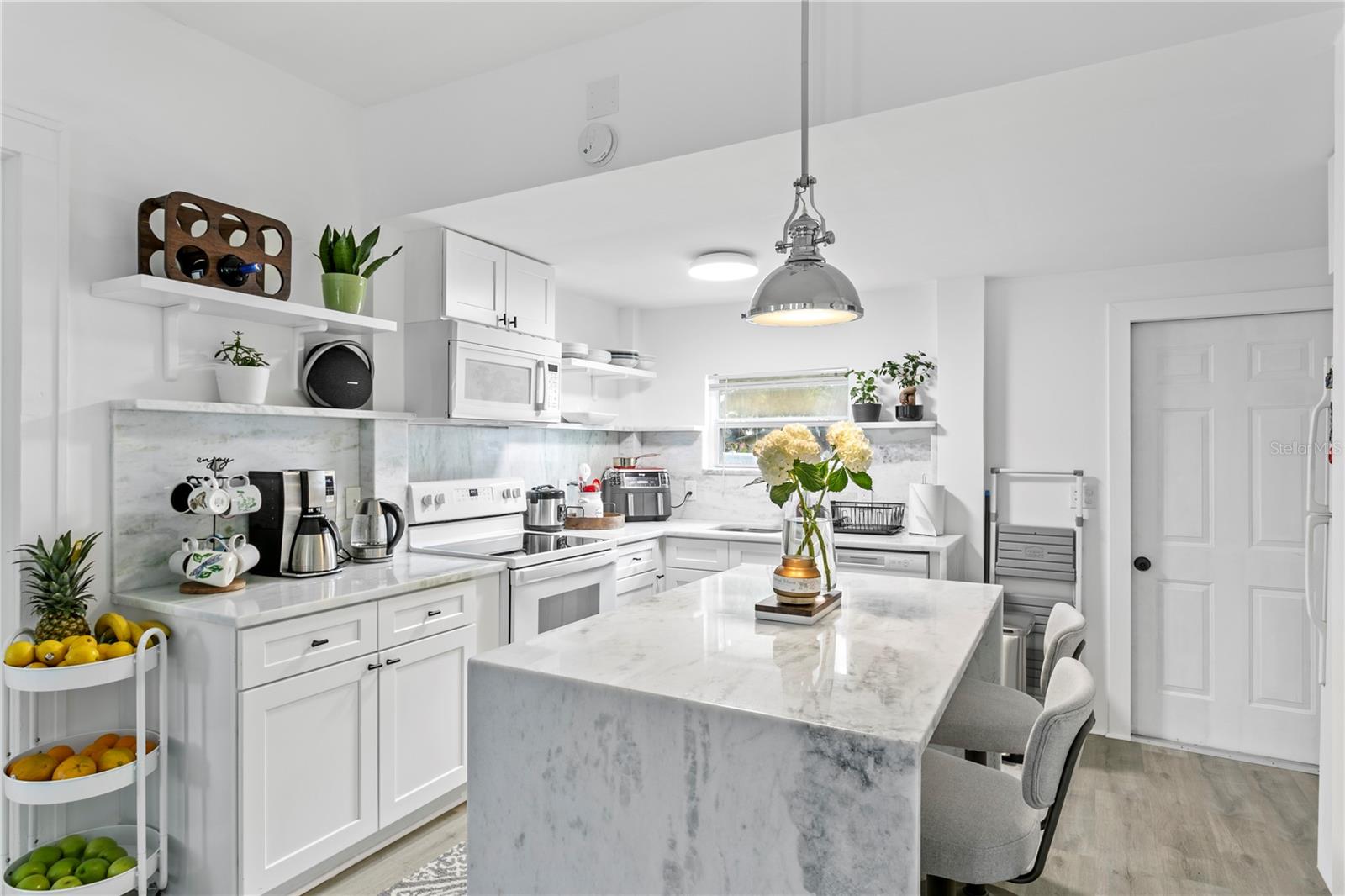 POMEROYS ADD J B - Residential Lease