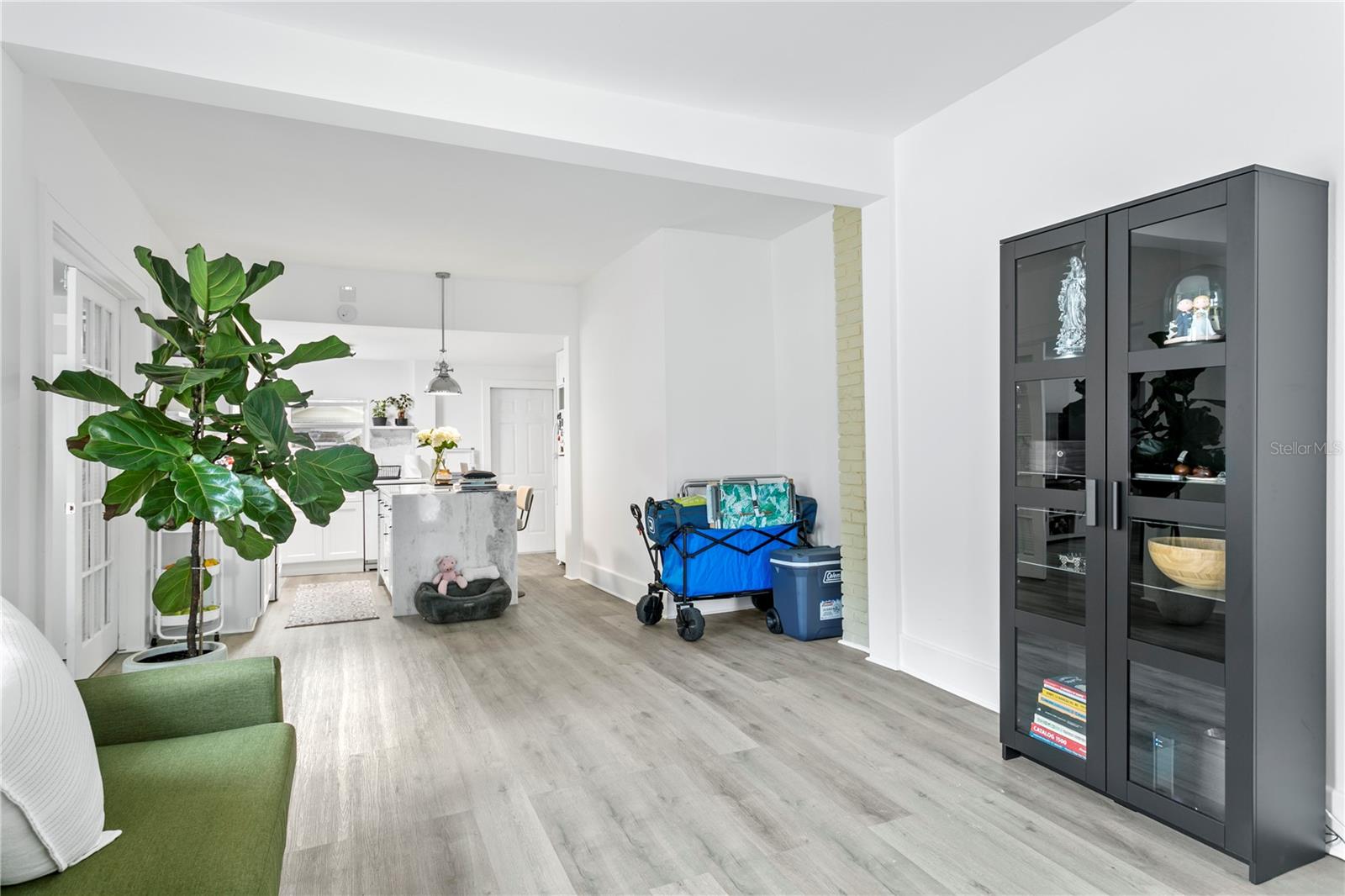 POMEROYS ADD J B - Residential Lease