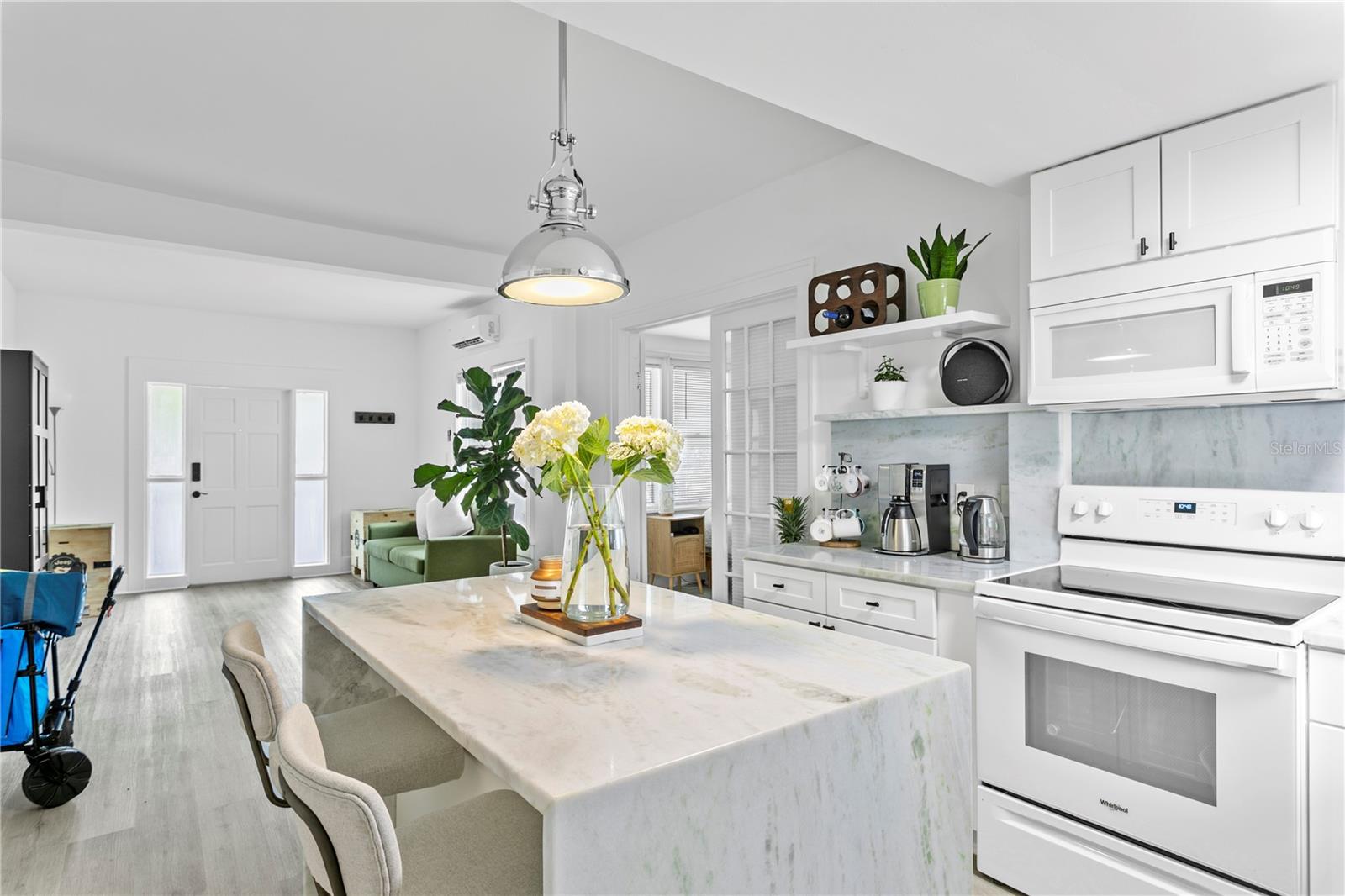 POMEROYS ADD J B - Residential Lease