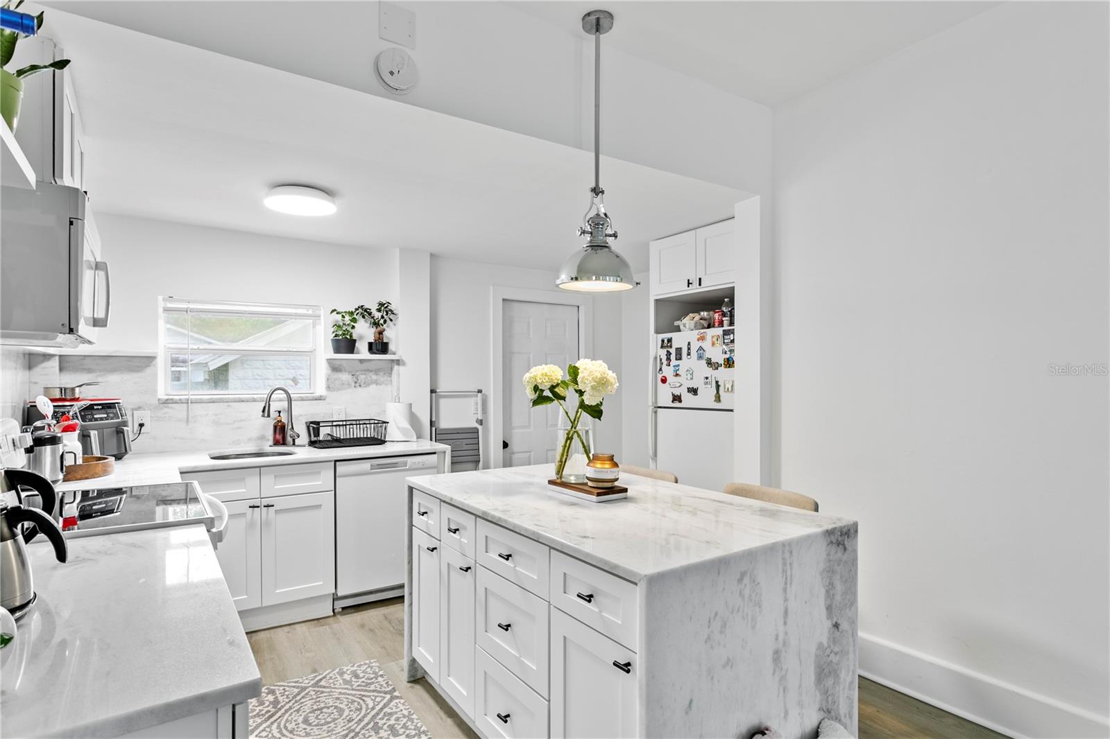 POMEROYS ADD J B - Residential Lease