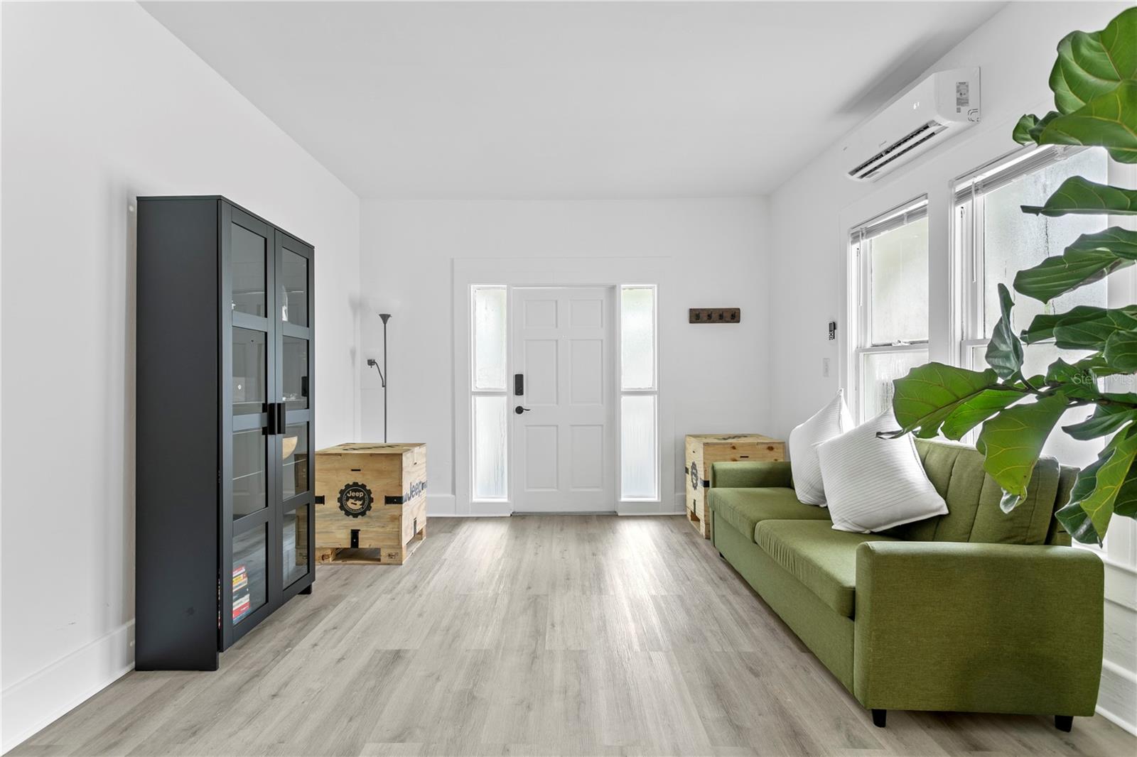 POMEROYS ADD J B - Residential Lease