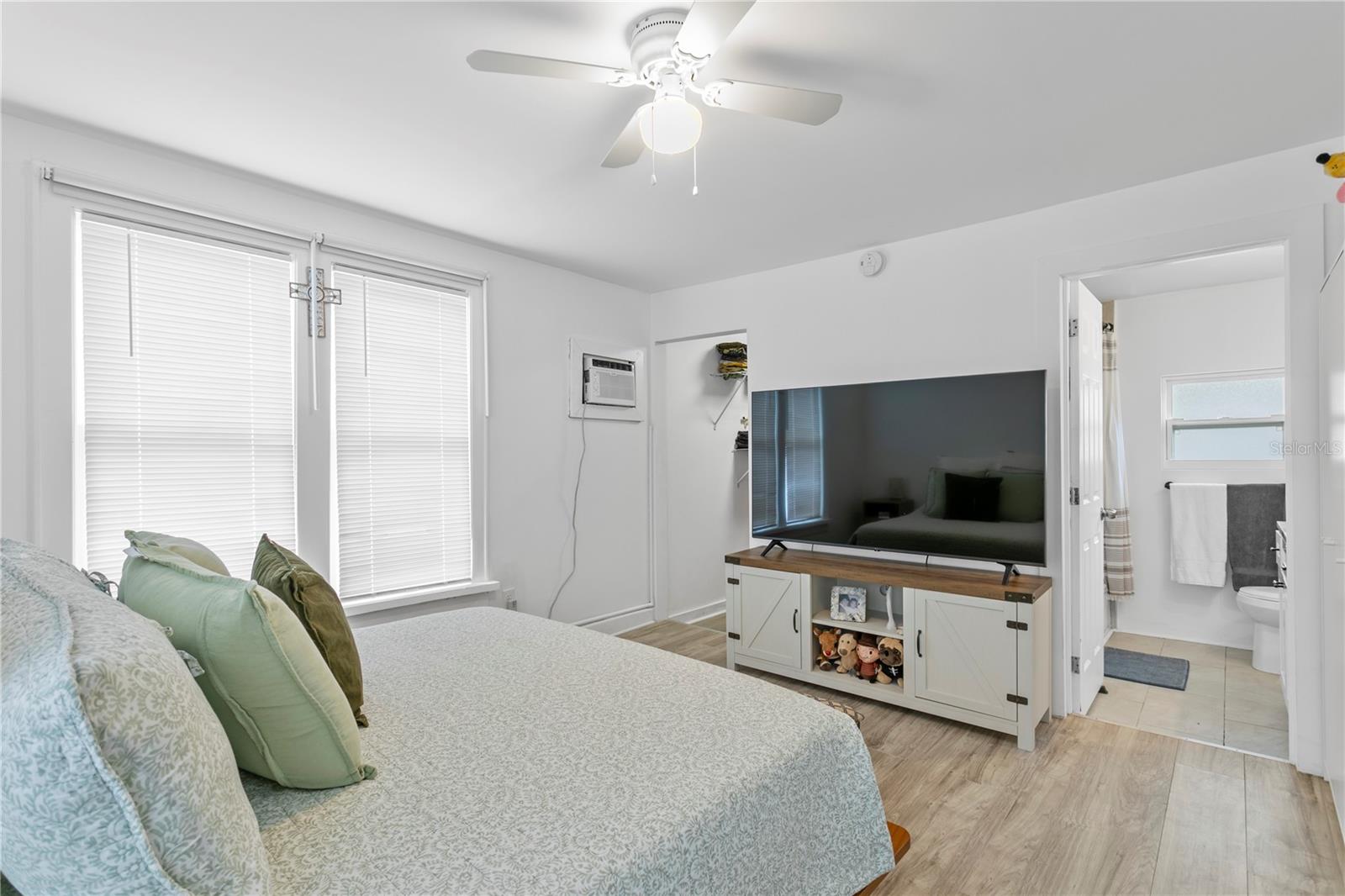 POMEROYS ADD J B - Residential Lease