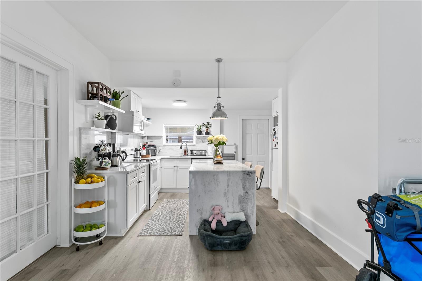 POMEROYS ADD J B - Residential Lease