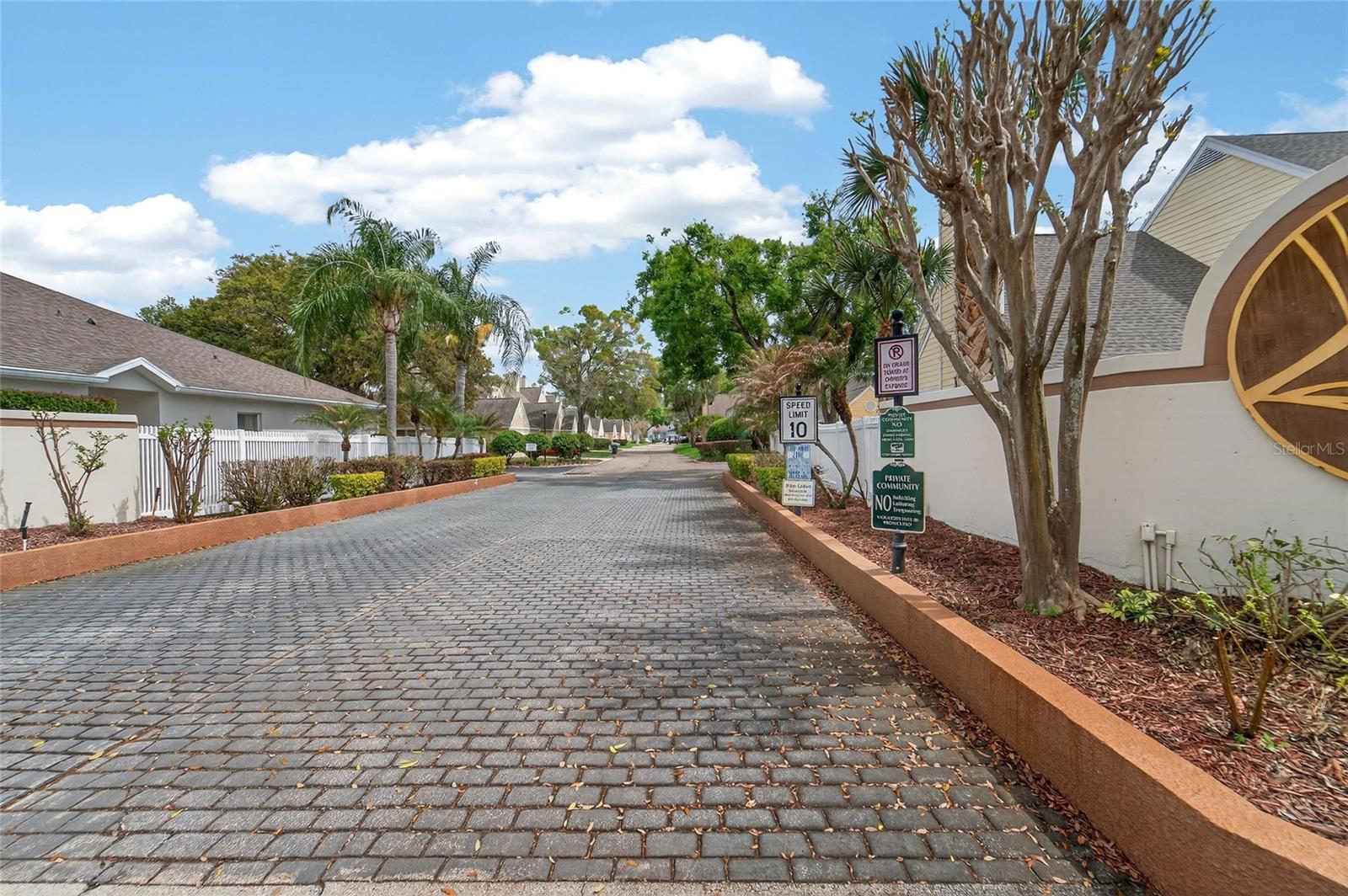 PINE GROVE CONDO AT BLOO - Residential