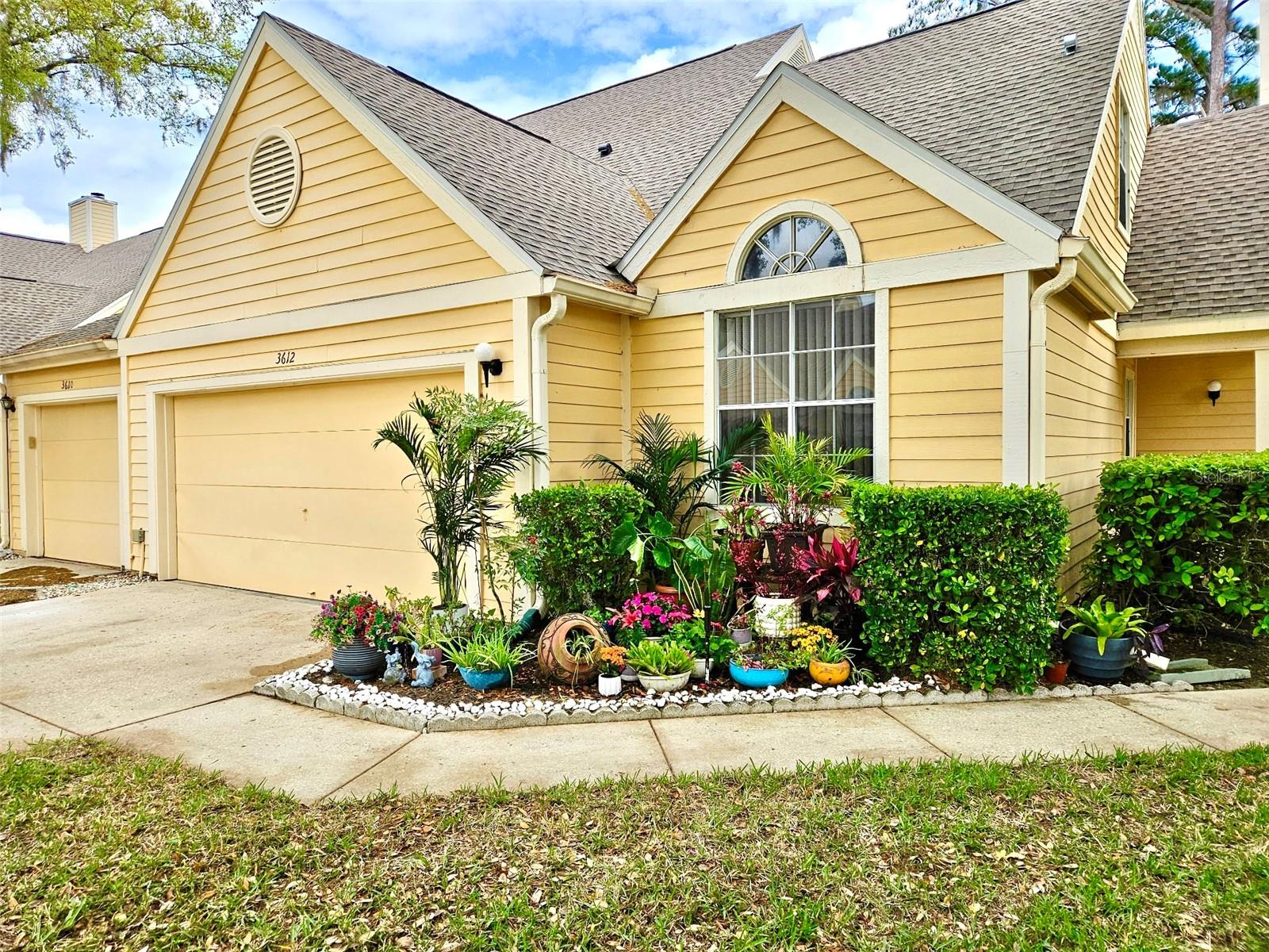 PINE GROVE CONDO AT BLOO - Residential