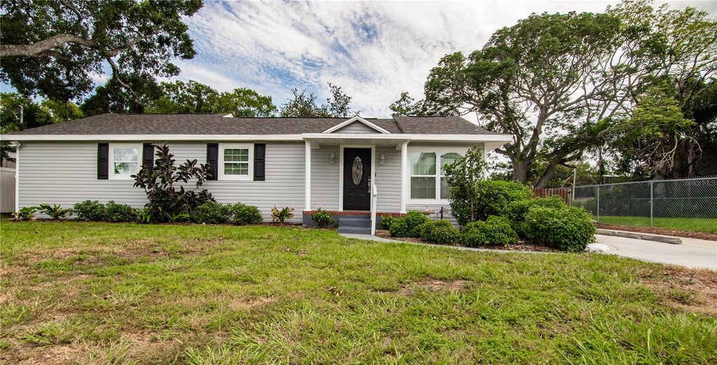 Photo of 4710 W Price Avenue, Tampa, FL 33606 (MLS # TB8544051)