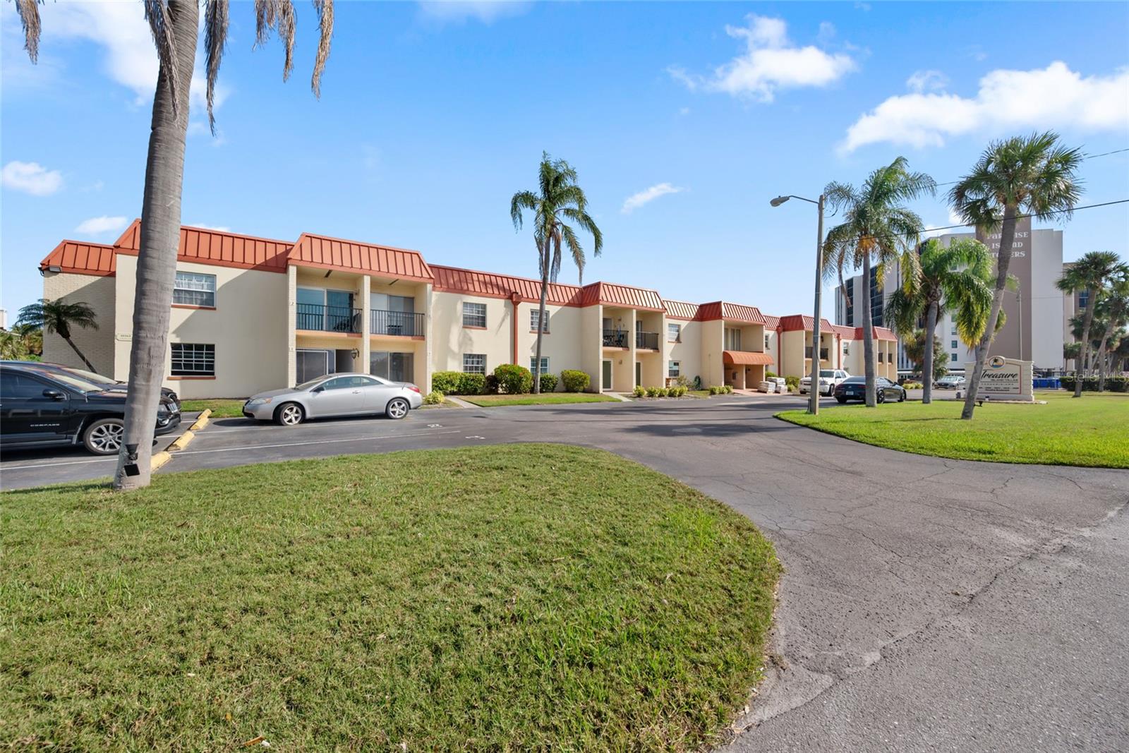 10365 PARADISE BOULEVARD 22