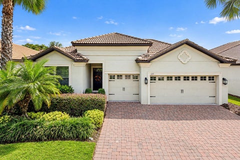 Photo of 1311 Gleneagles Lane, Davenport, FL 33896 (MLS # S5159578)