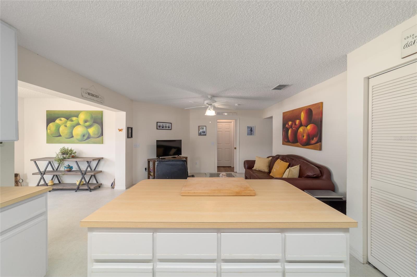 ON TOP OF THE WORLD - Residential