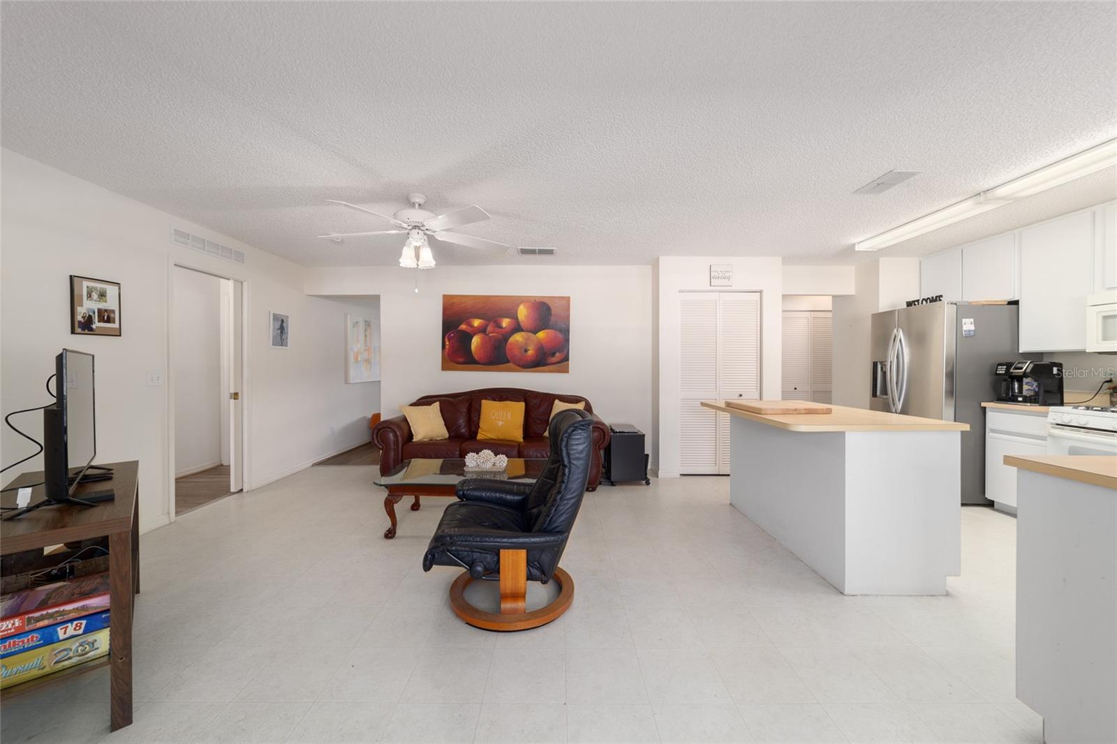 ON TOP OF THE WORLD - Residential