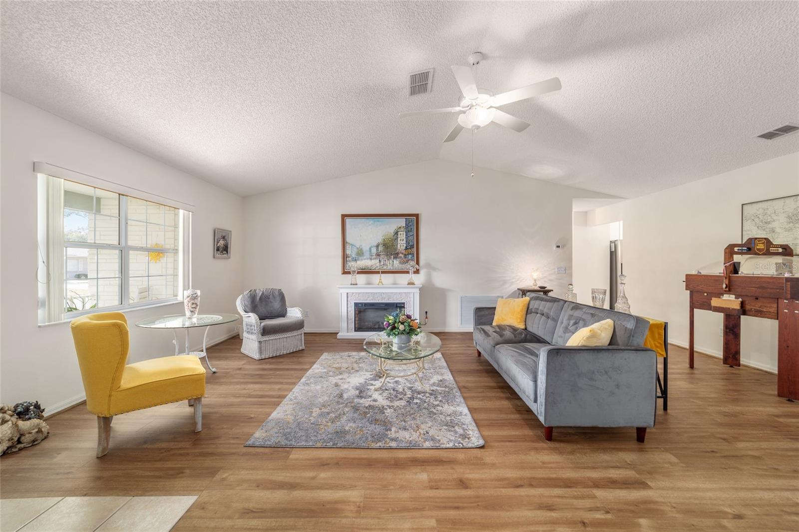 ON TOP OF THE WORLD - Residential