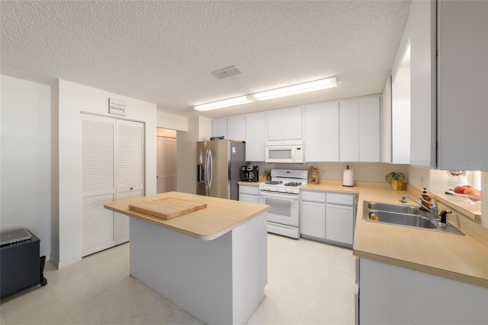 ON TOP OF THE WORLD - Residential