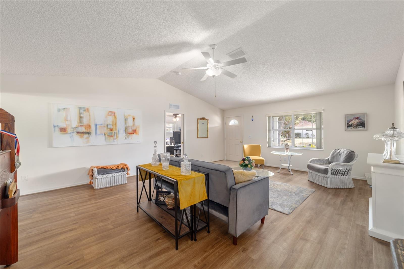 ON TOP OF THE WORLD - Residential