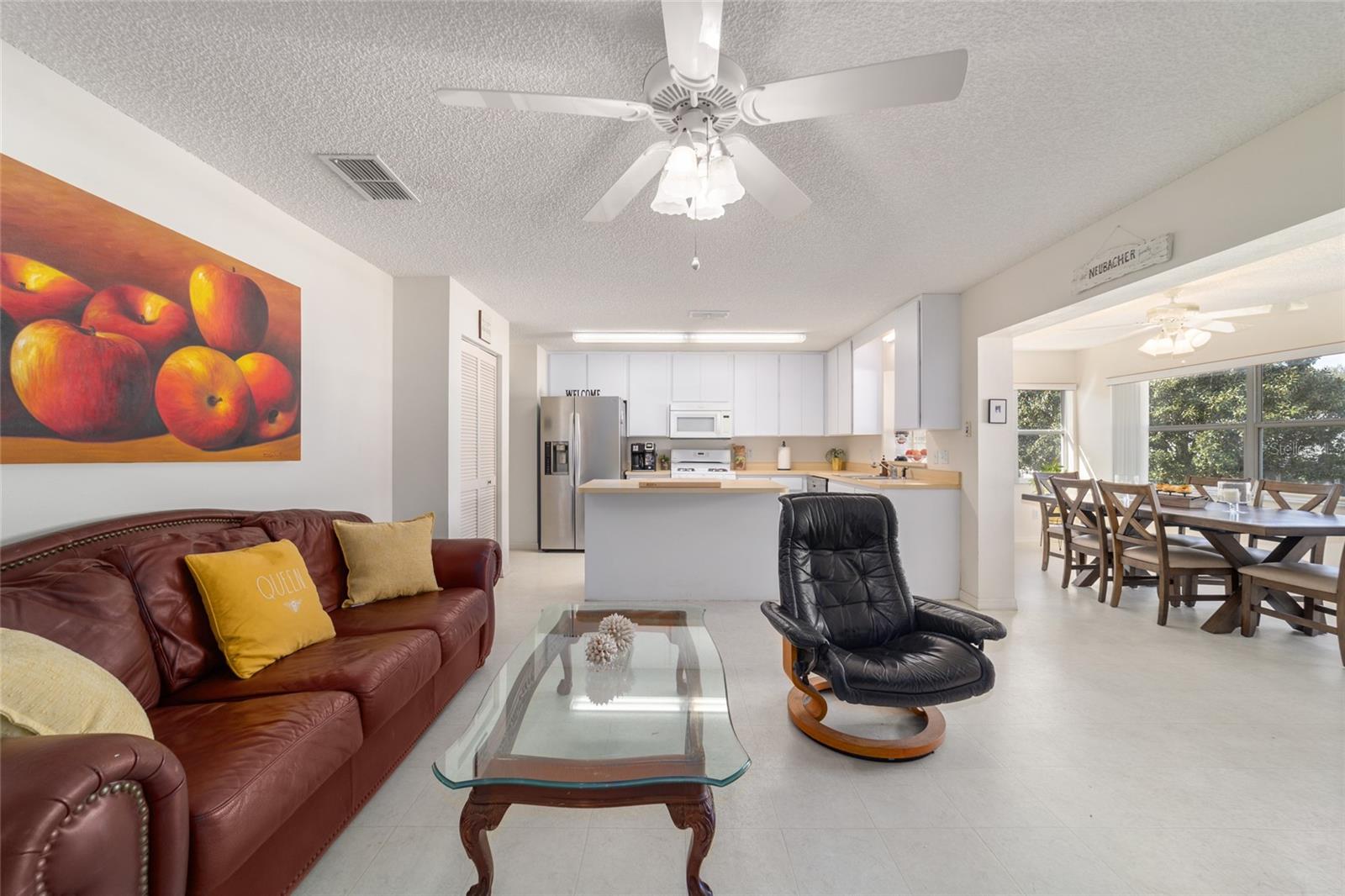 ON TOP OF THE WORLD - Residential