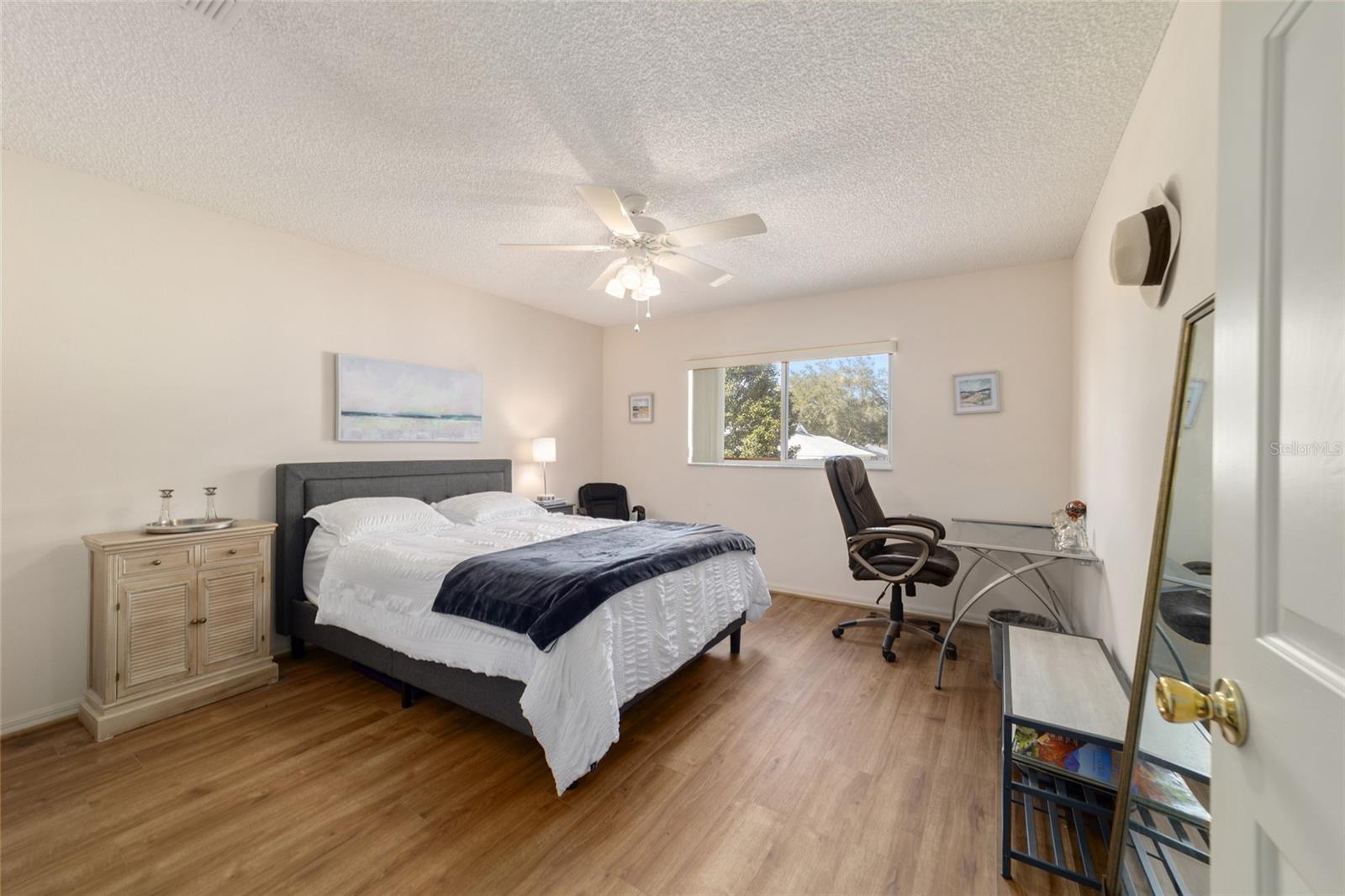 ON TOP OF THE WORLD - Residential