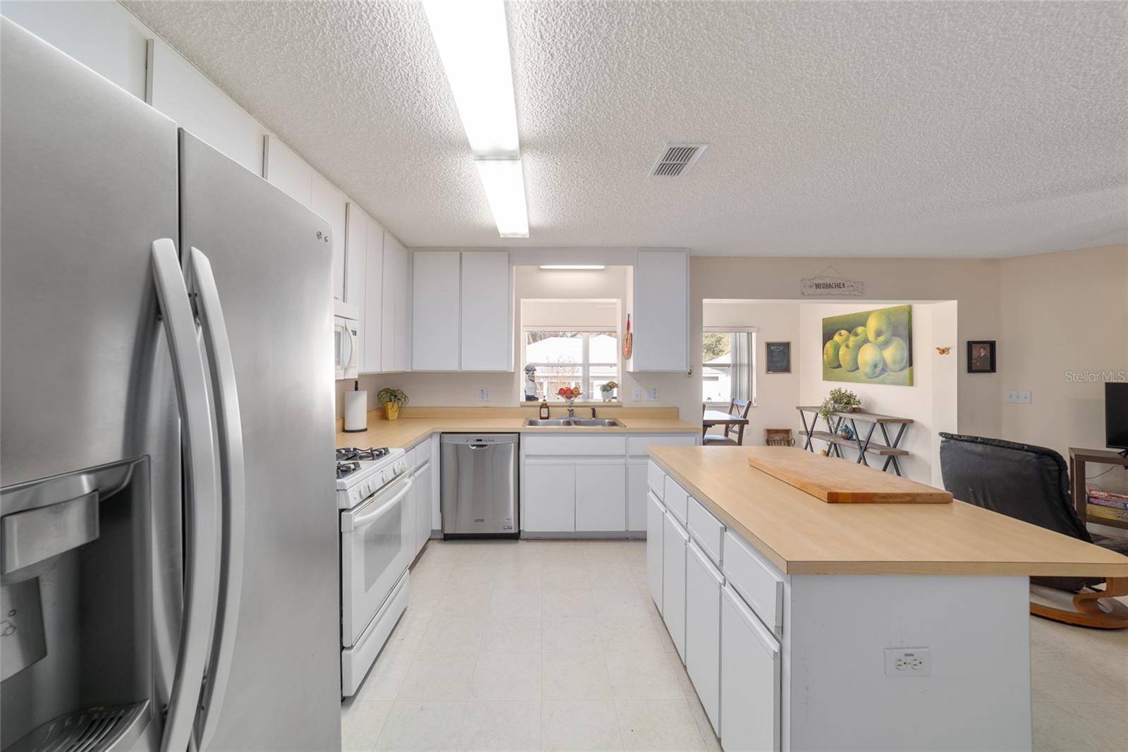 ON TOP OF THE WORLD - Residential