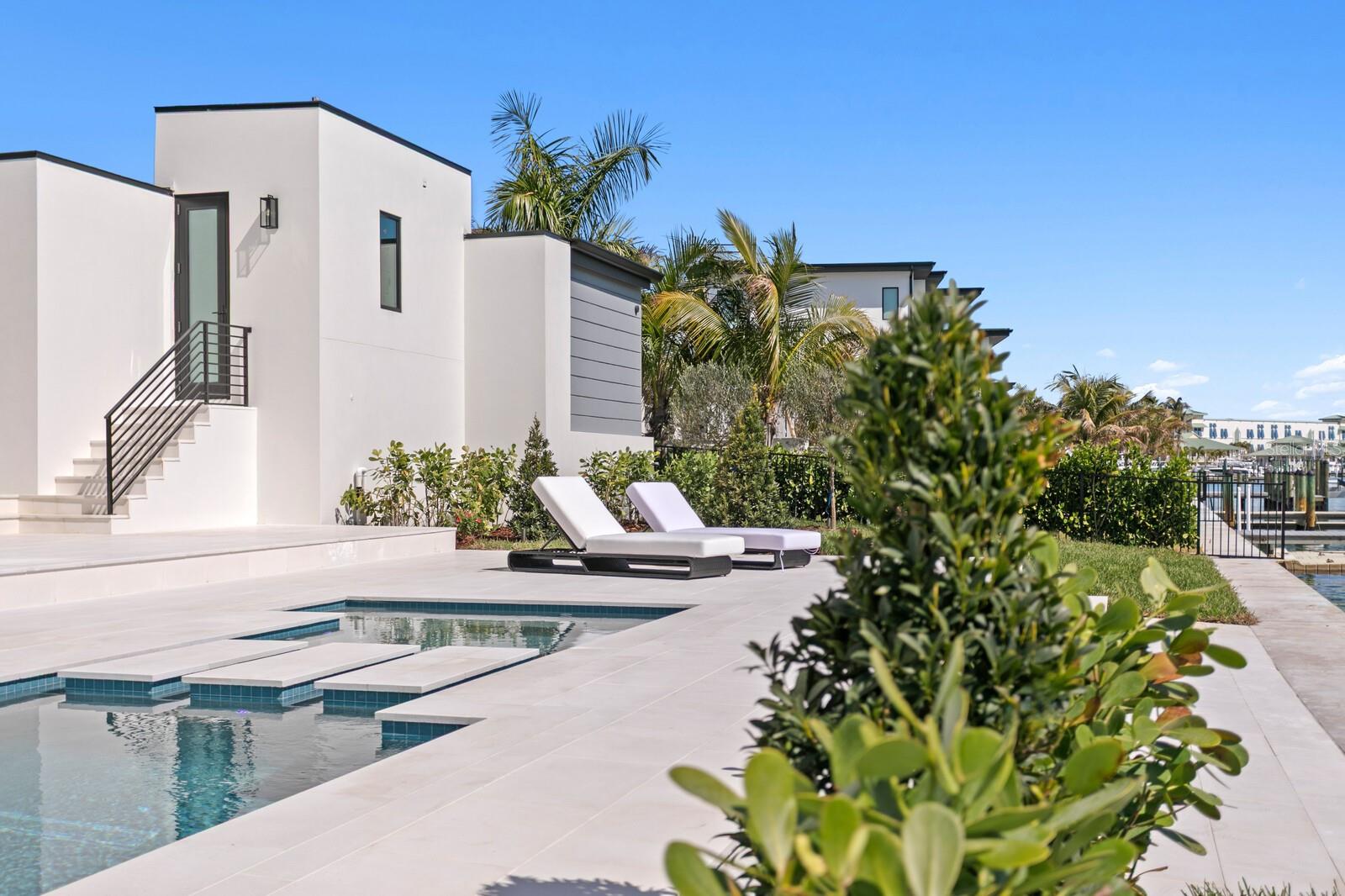 TIERRA VERDE UNIT 1 4TH REP - Residential