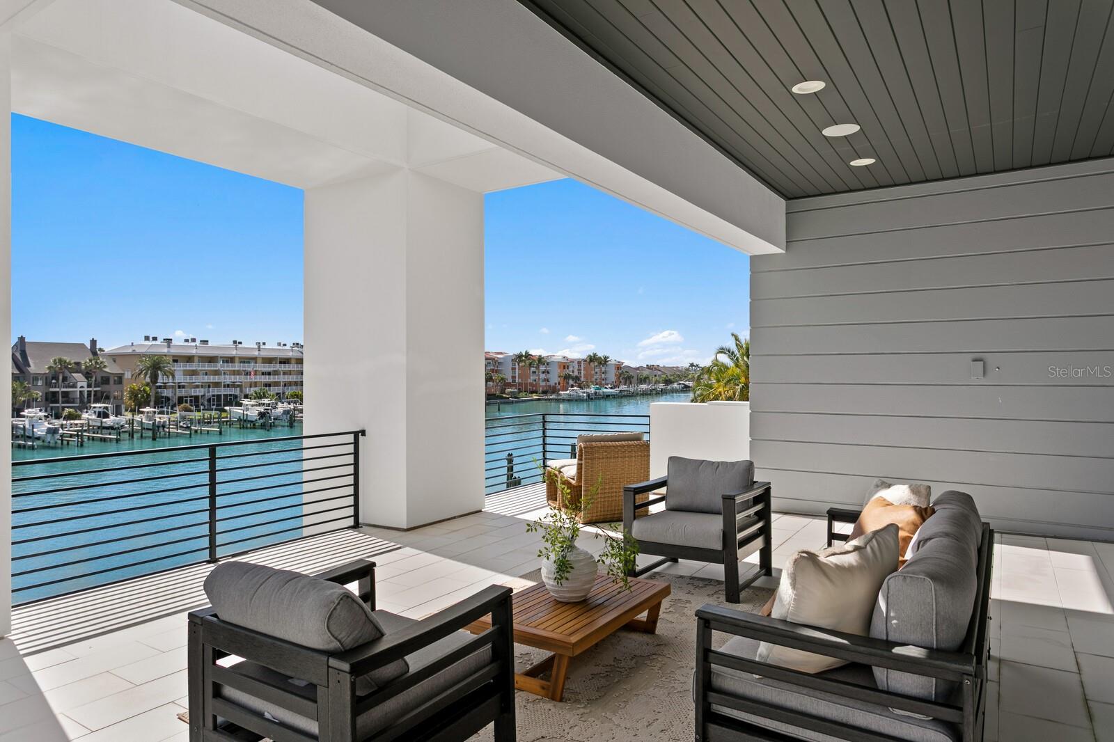 TIERRA VERDE UNIT 1 4TH REP - Residential