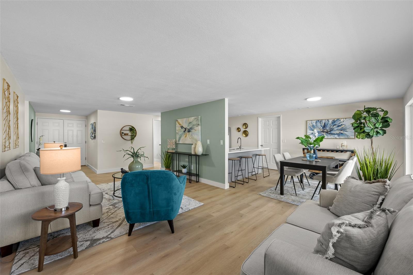 NORTH LAKES SEC B UNIT - Residential