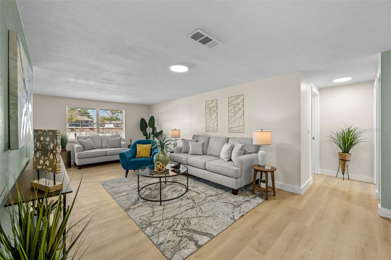 NORTH LAKES SEC B UNIT - Residential