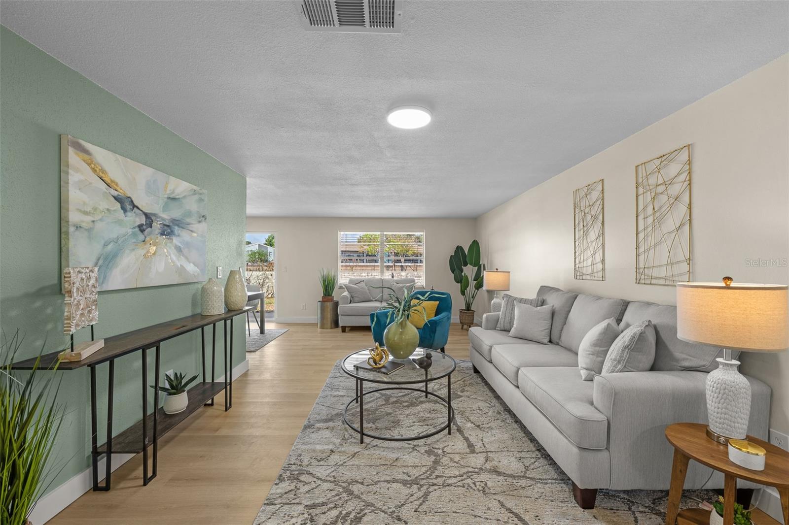 NORTH LAKES SEC B UNIT - Residential