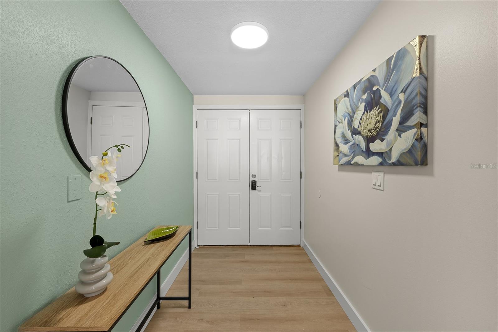 NORTH LAKES SEC B UNIT - Residential