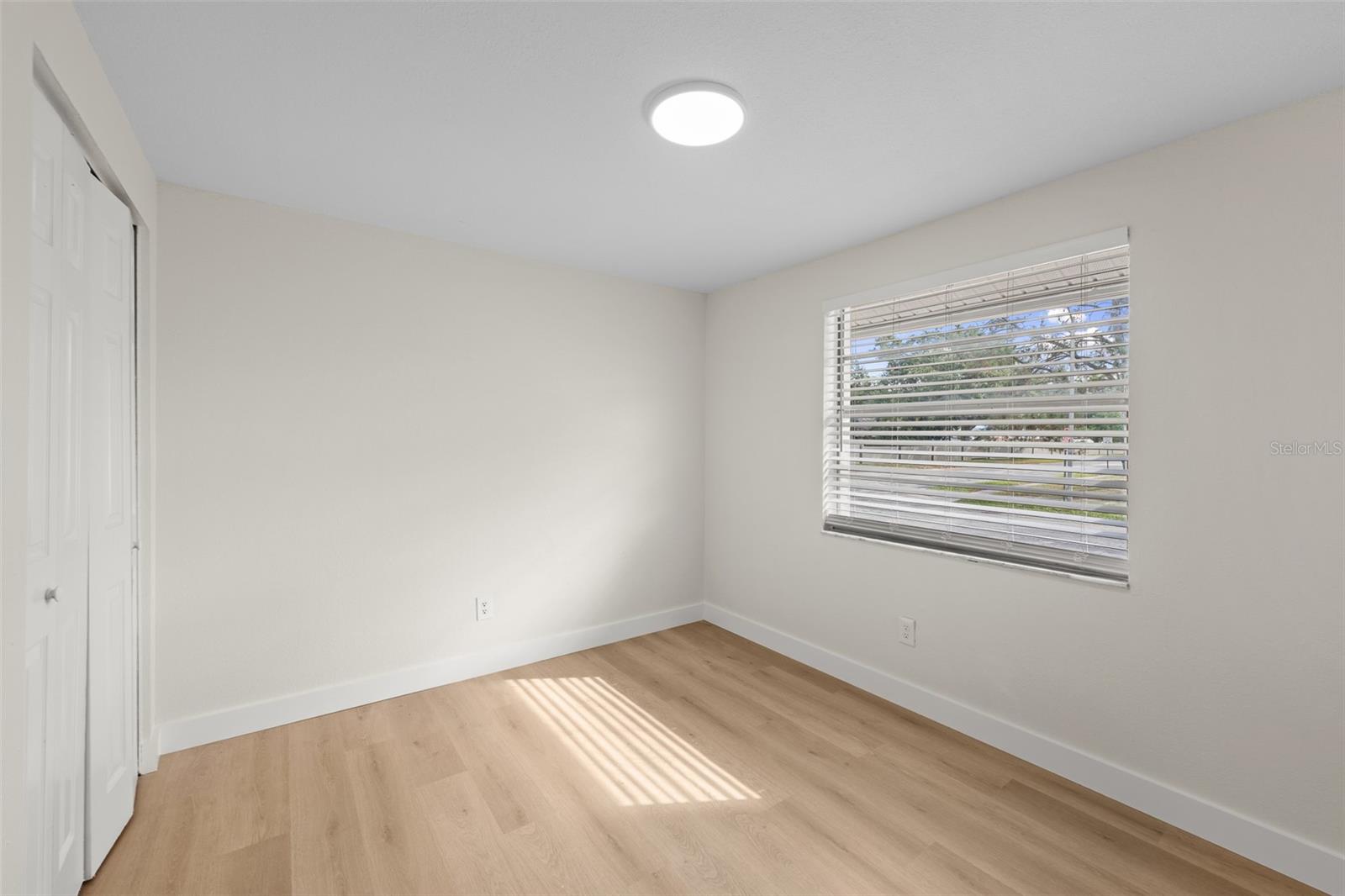 NORTH LAKES SEC B UNIT - Residential