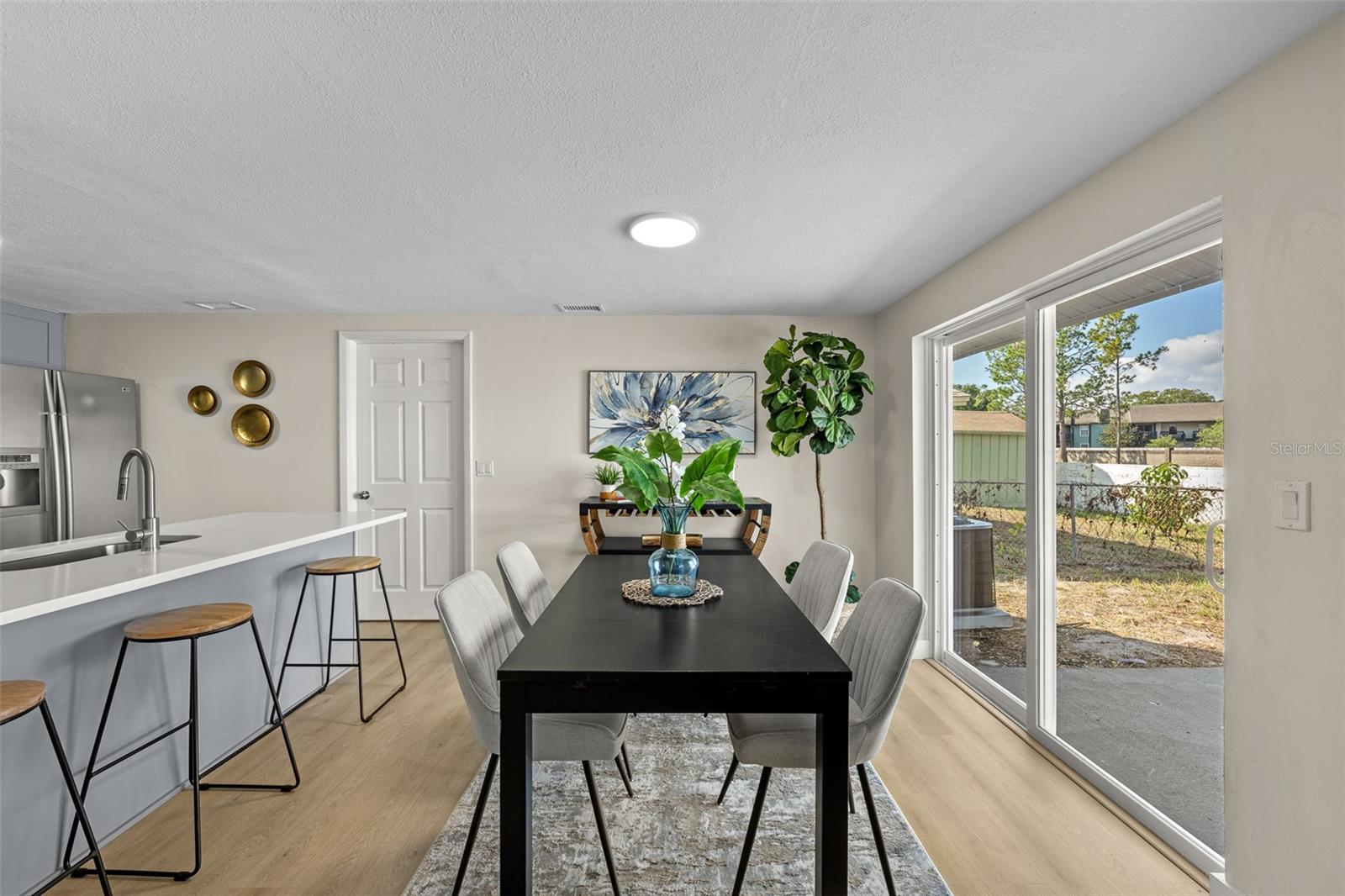 NORTH LAKES SEC B UNIT - Residential