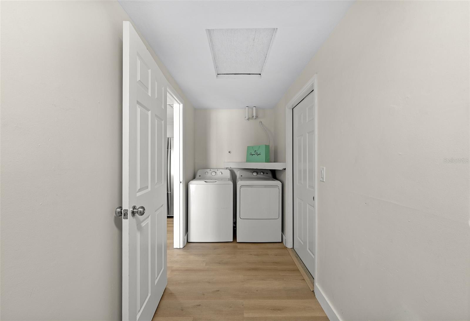 NORTH LAKES SEC B UNIT - Residential