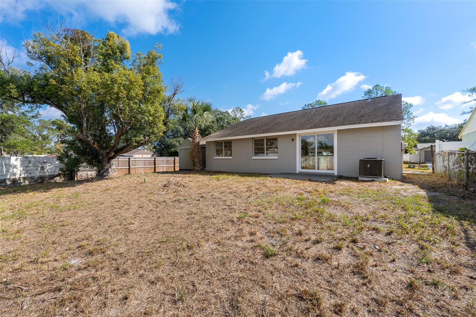 NORTH LAKES SEC B UNIT - Residential