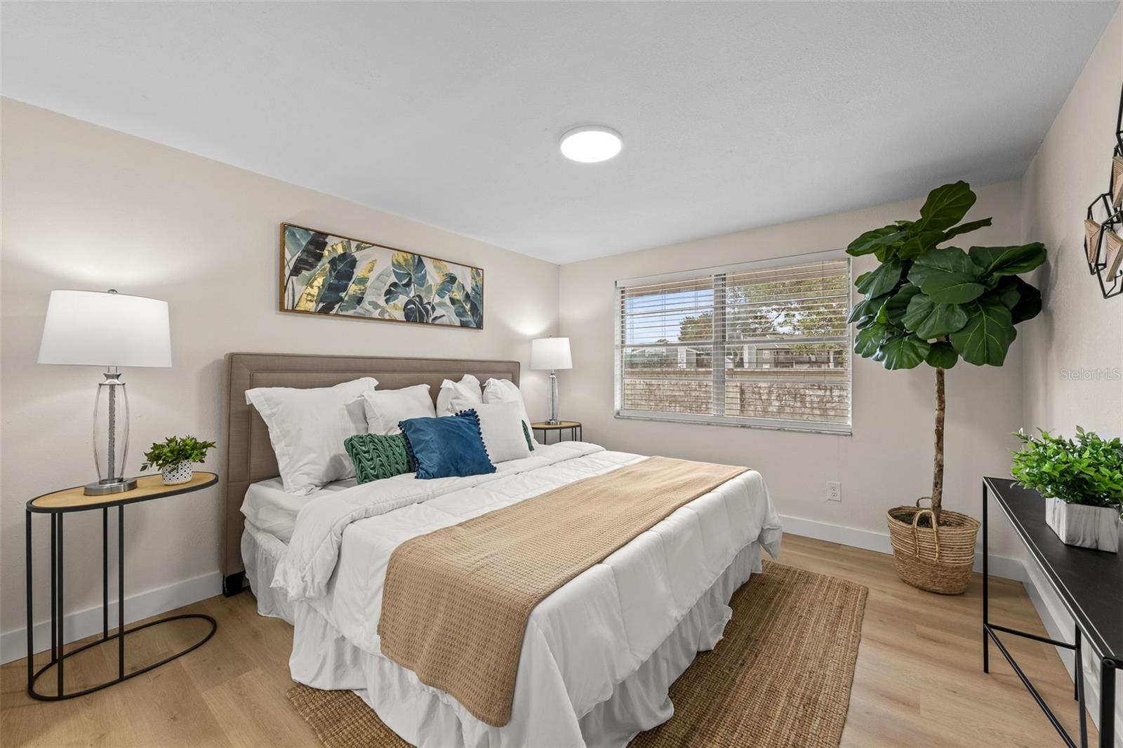 NORTH LAKES SEC B UNIT - Residential