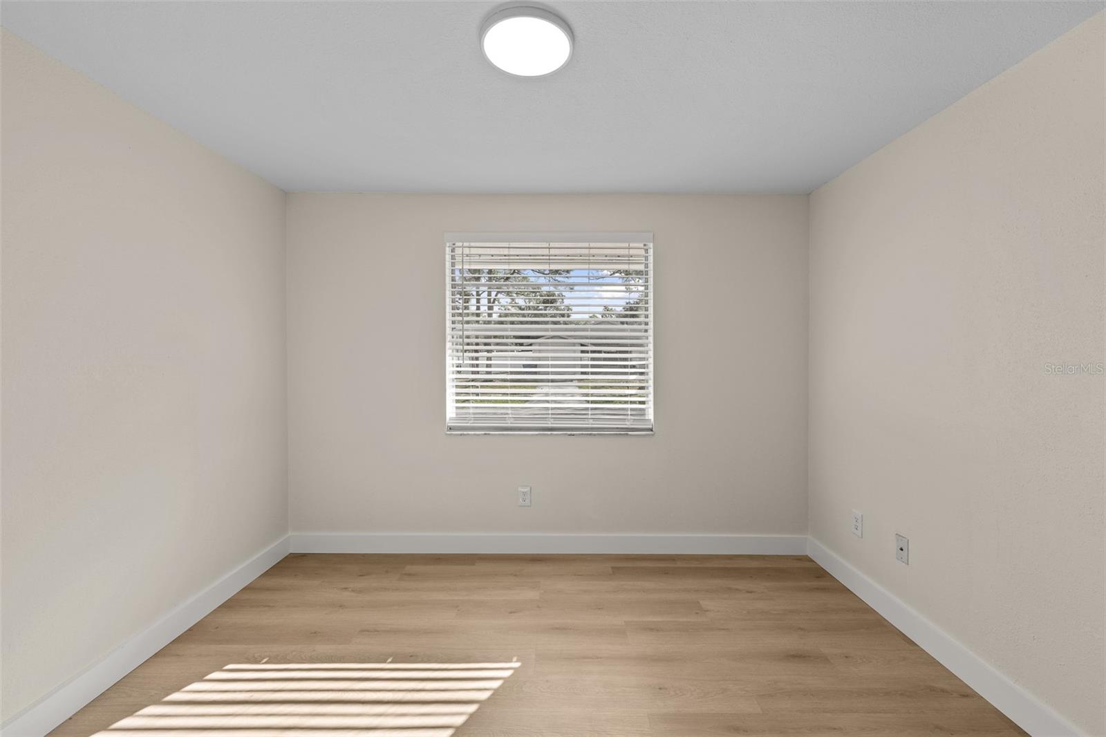 NORTH LAKES SEC B UNIT - Residential