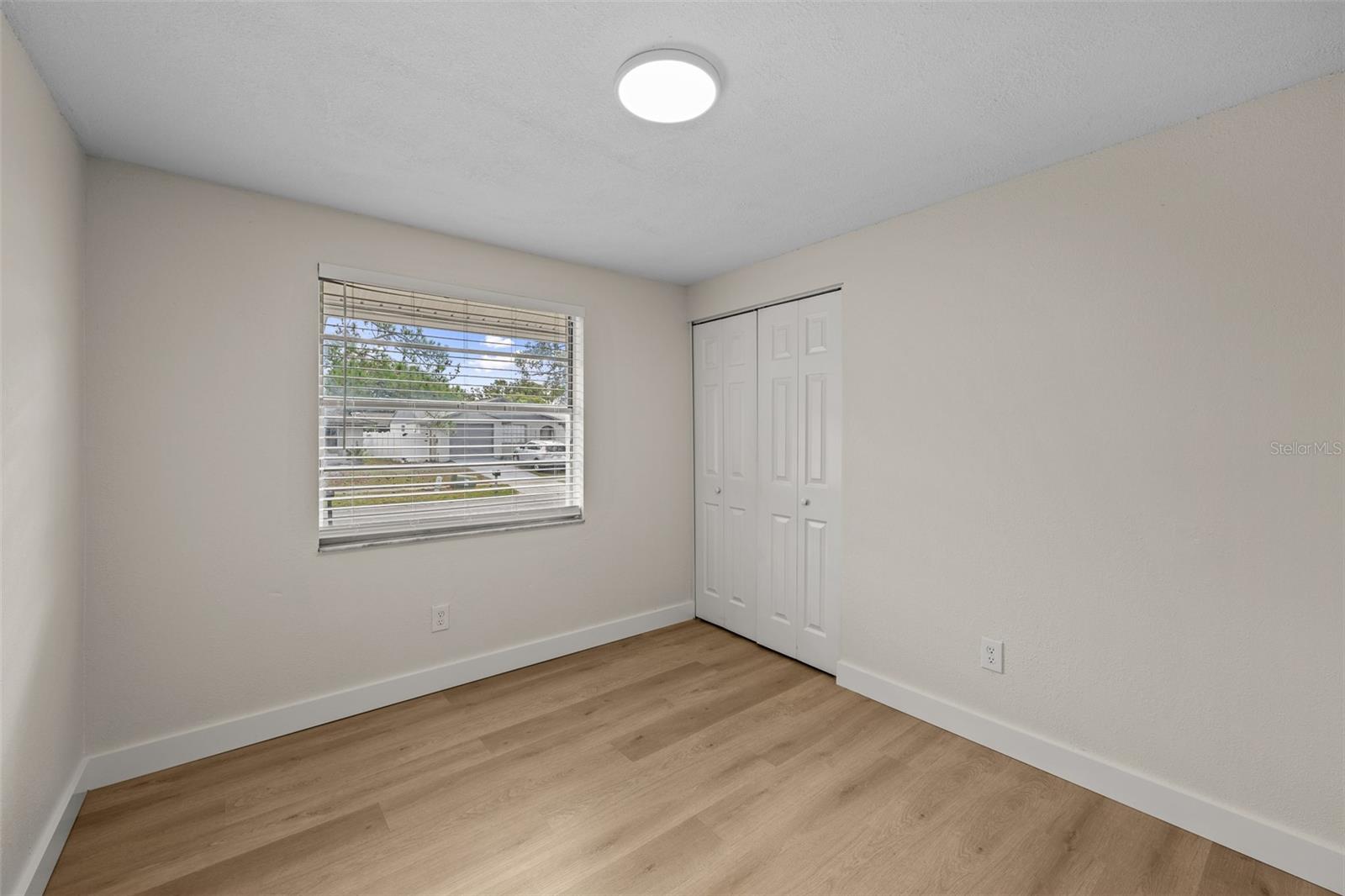 NORTH LAKES SEC B UNIT - Residential