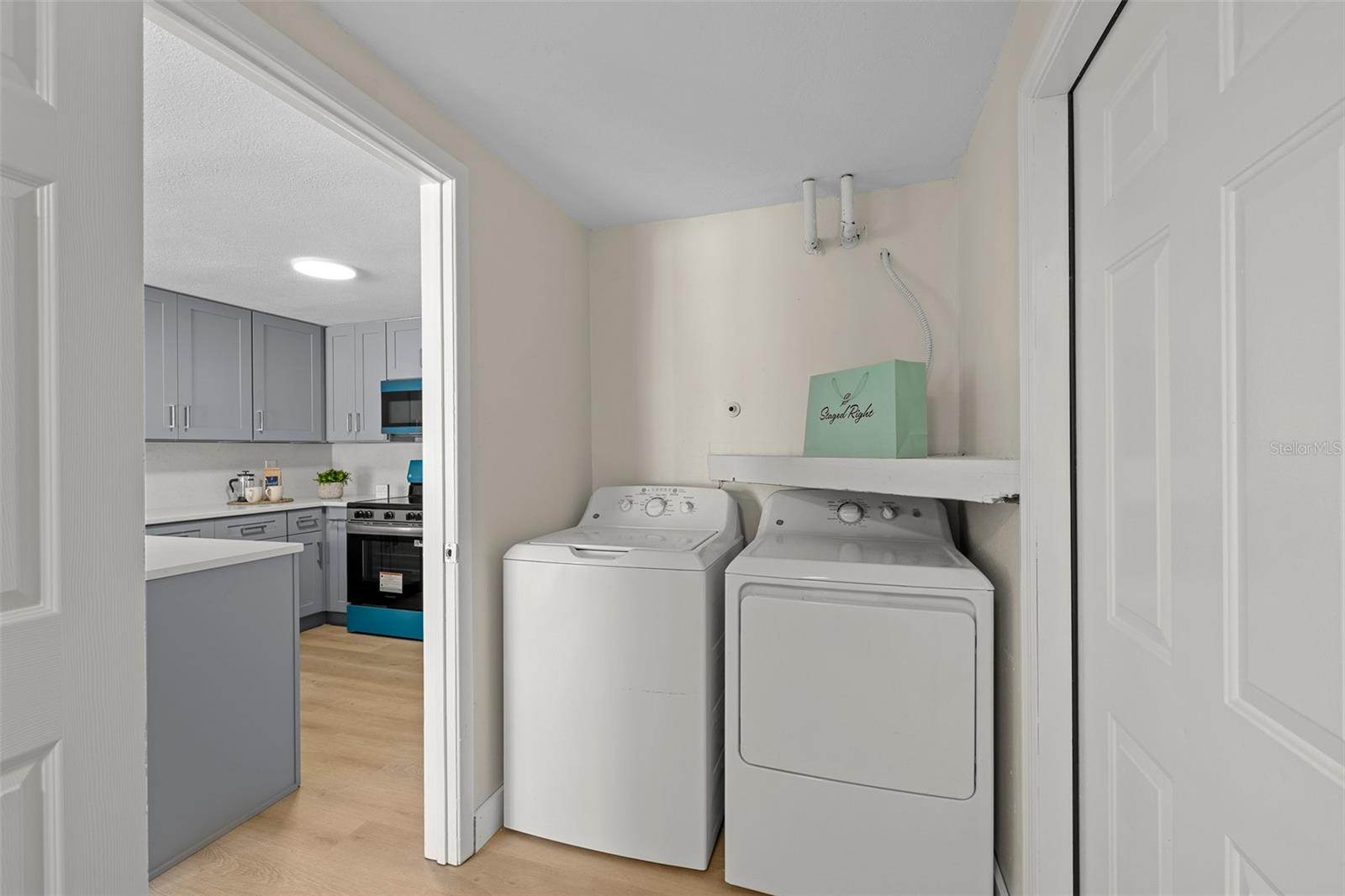 NORTH LAKES SEC B UNIT - Residential