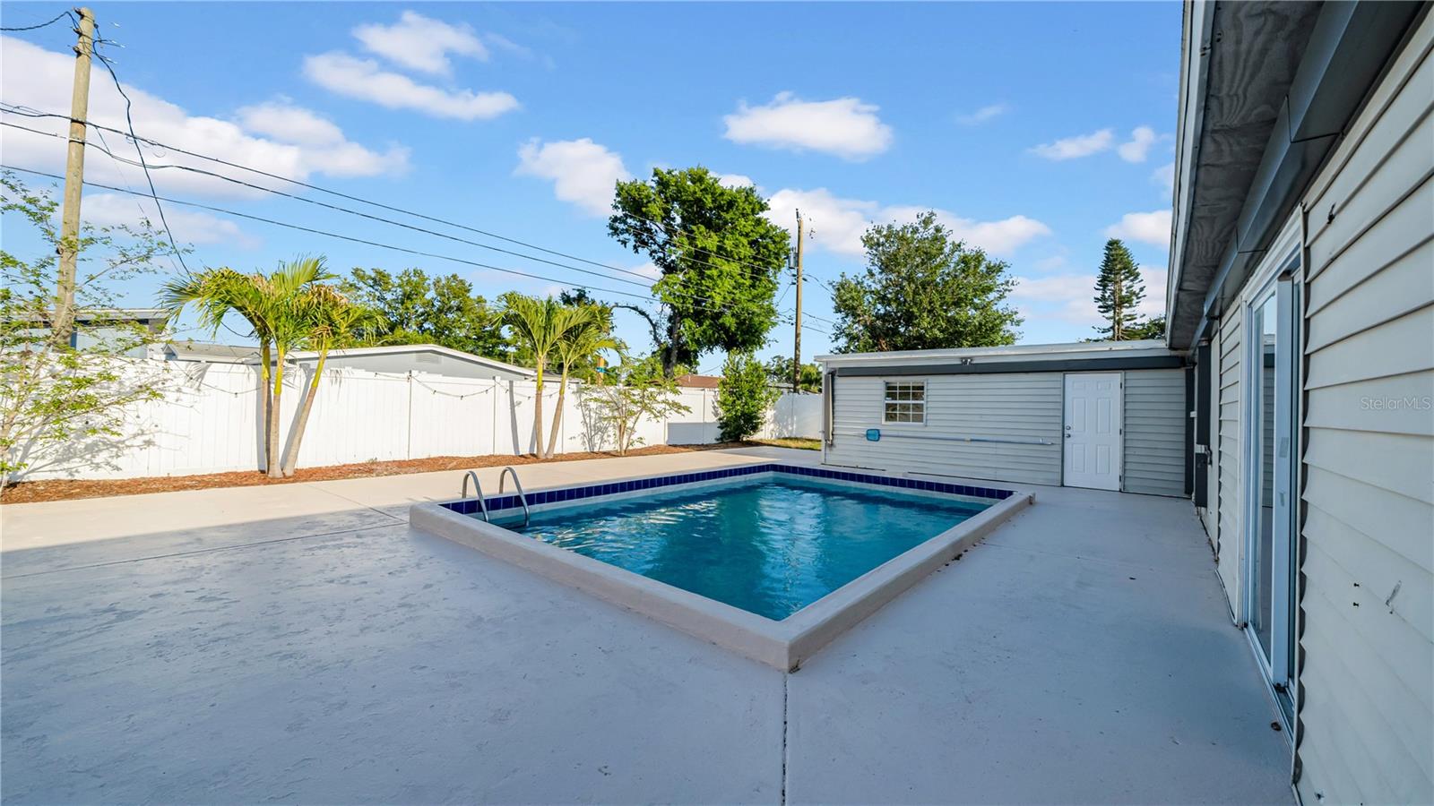 MEADOW LAWN 11TH ADD - Residential Lease