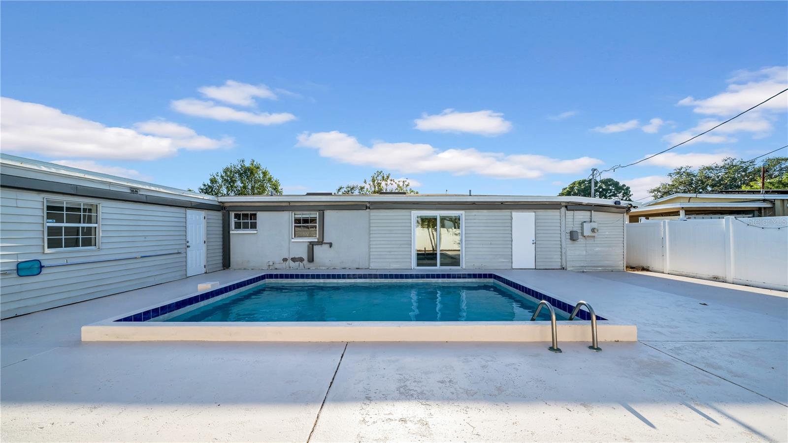 MEADOW LAWN 11TH ADD - Residential Lease