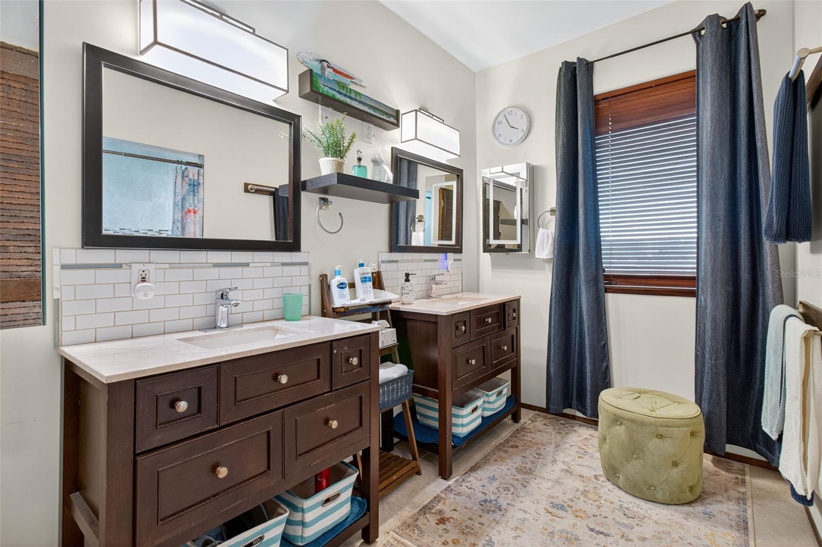 BOCA CEIGA PARK - Commercial Sale