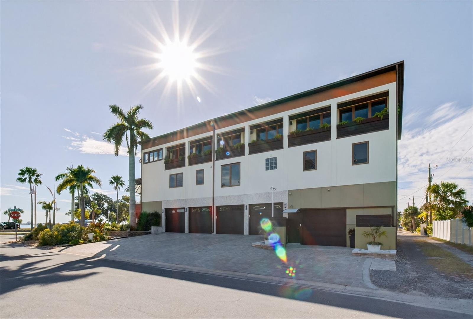 BOCA CEIGA PARK - Commercial Sale