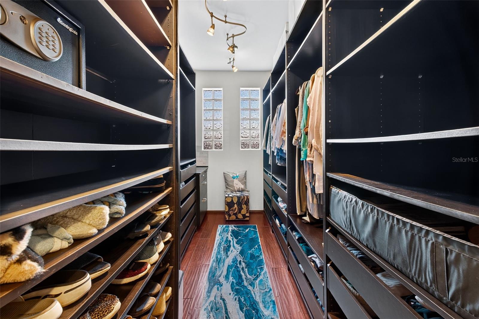 BOCA CEIGA PARK - Commercial Sale