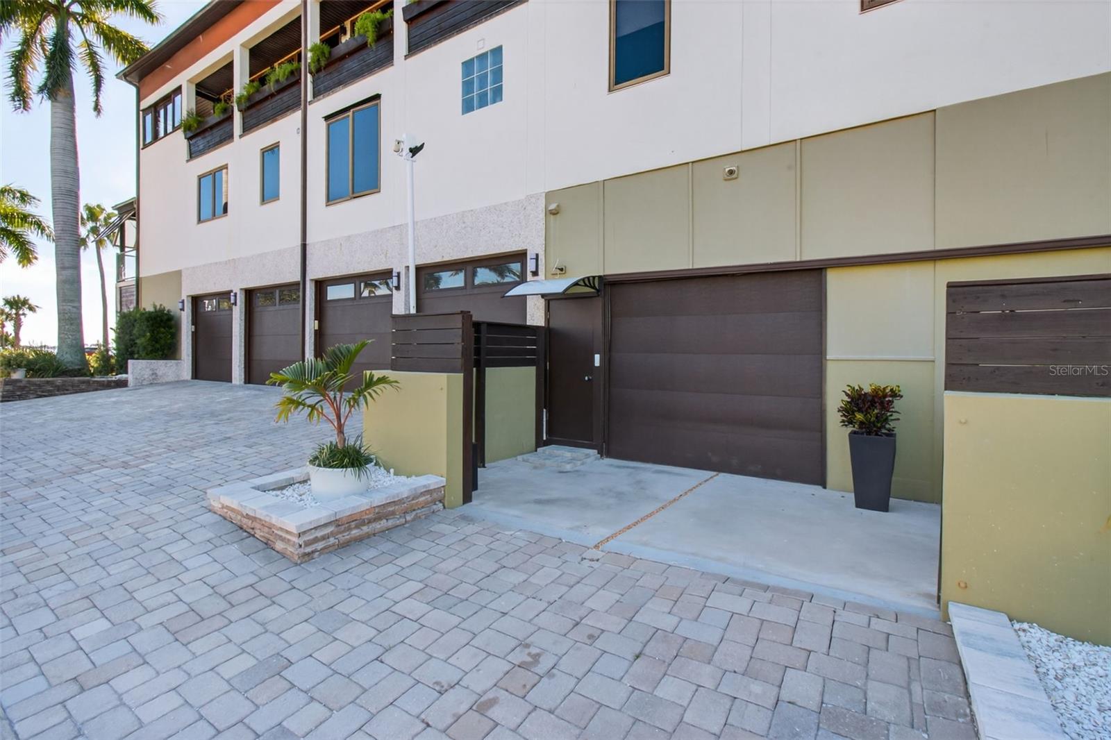 BOCA CEIGA PARK - Commercial Sale