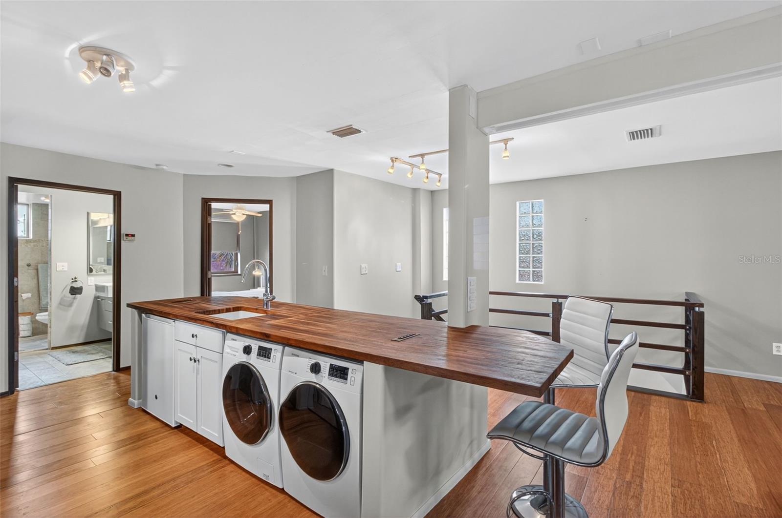 BOCA CEIGA PARK - Commercial Sale