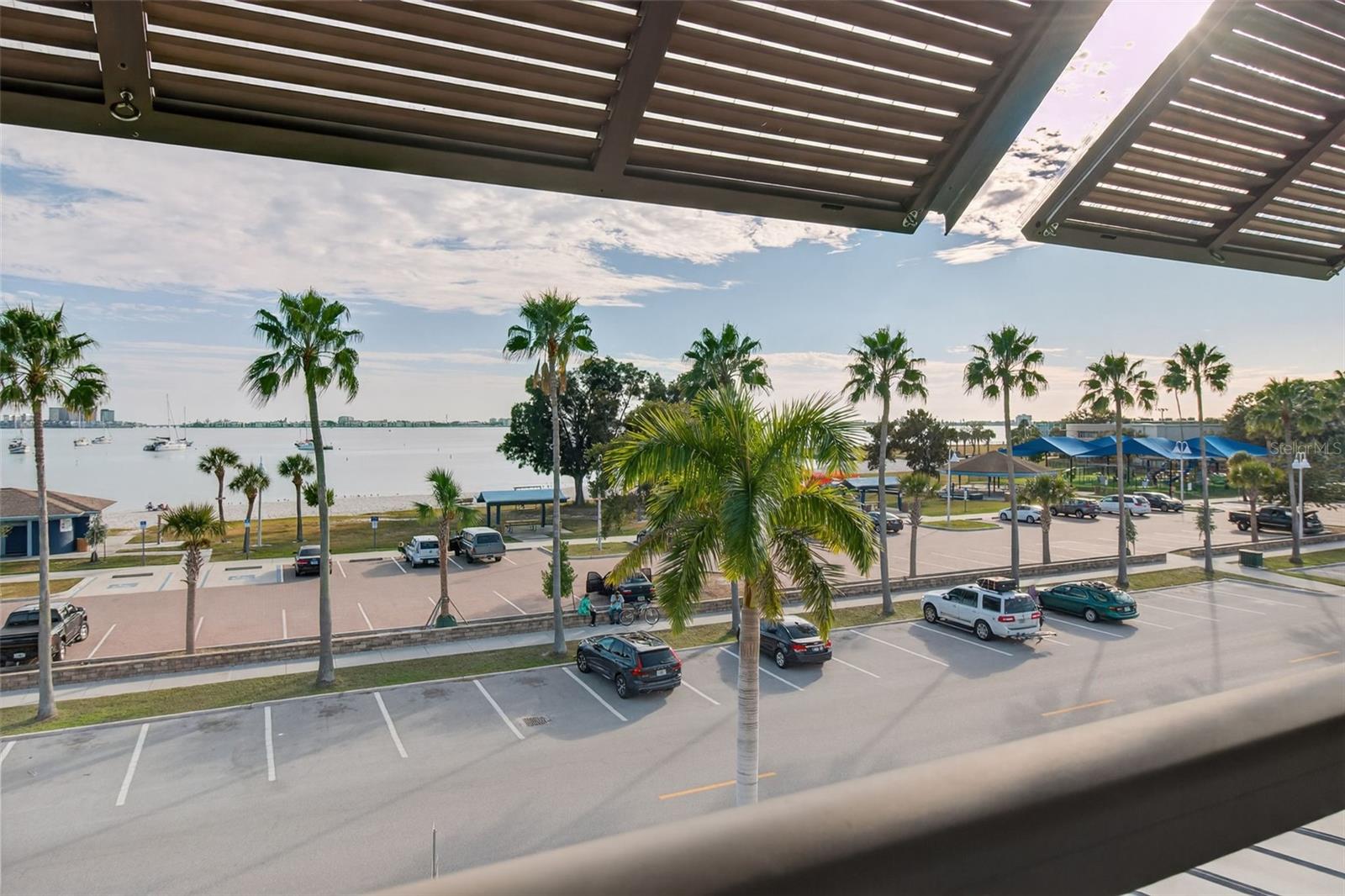 BOCA CEIGA PARK - Commercial Sale