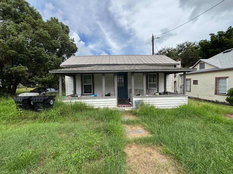 Investor special! This 3 bedroom, 1 bath home with 1,012 sqft in Frostproof sits on a nice lot and comes with a metal roof installed in 2019. The property does need work and updating but offers plenty of potential for the right buyer. With solid bones and a good layout, this home could make a great rental or flip once renovated. Convenient location in town, close to local shops, dining, and schools. Great opportunity to pick up a value property at the right price.