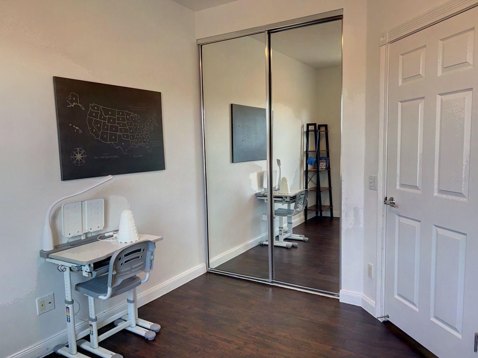 VILLAGEWALK/LK NONAA 01B - Residential