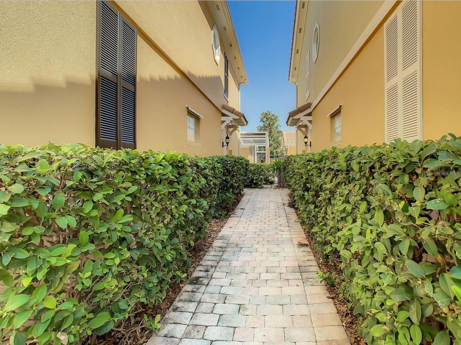 VILLAGEWALK/LK NONAA 01B - Residential