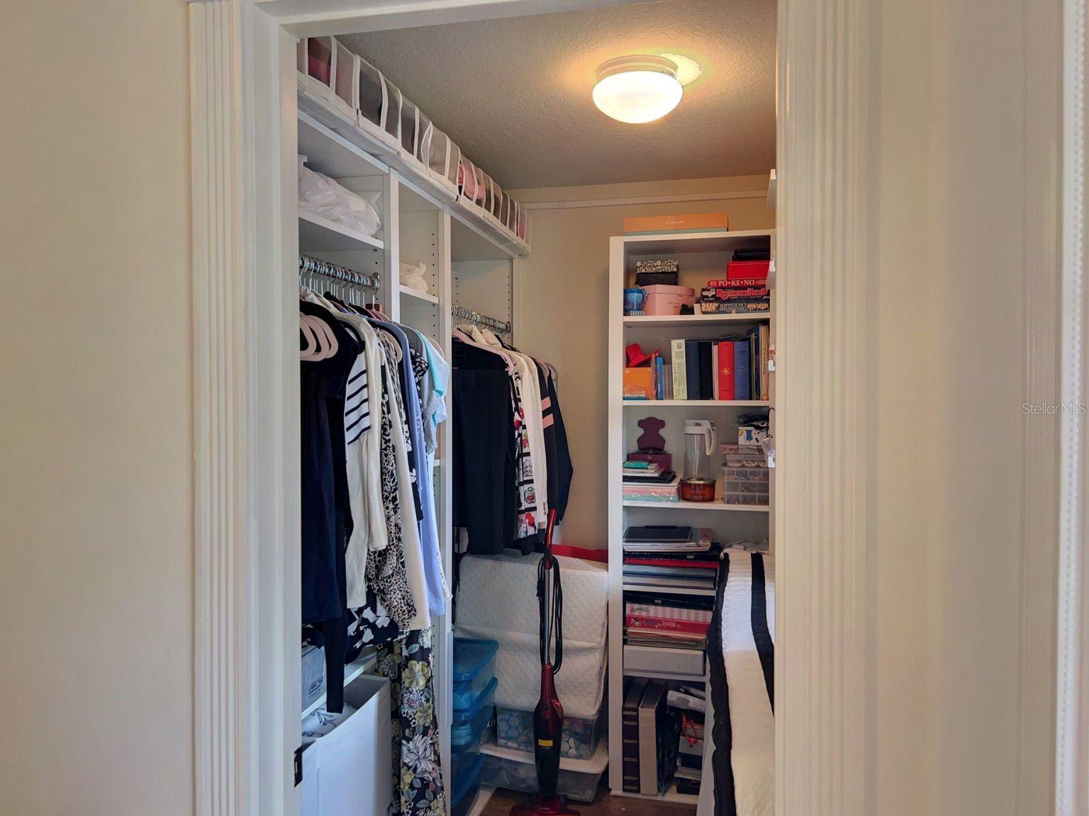 VILLAGEWALK/LK NONAA 01B - Residential