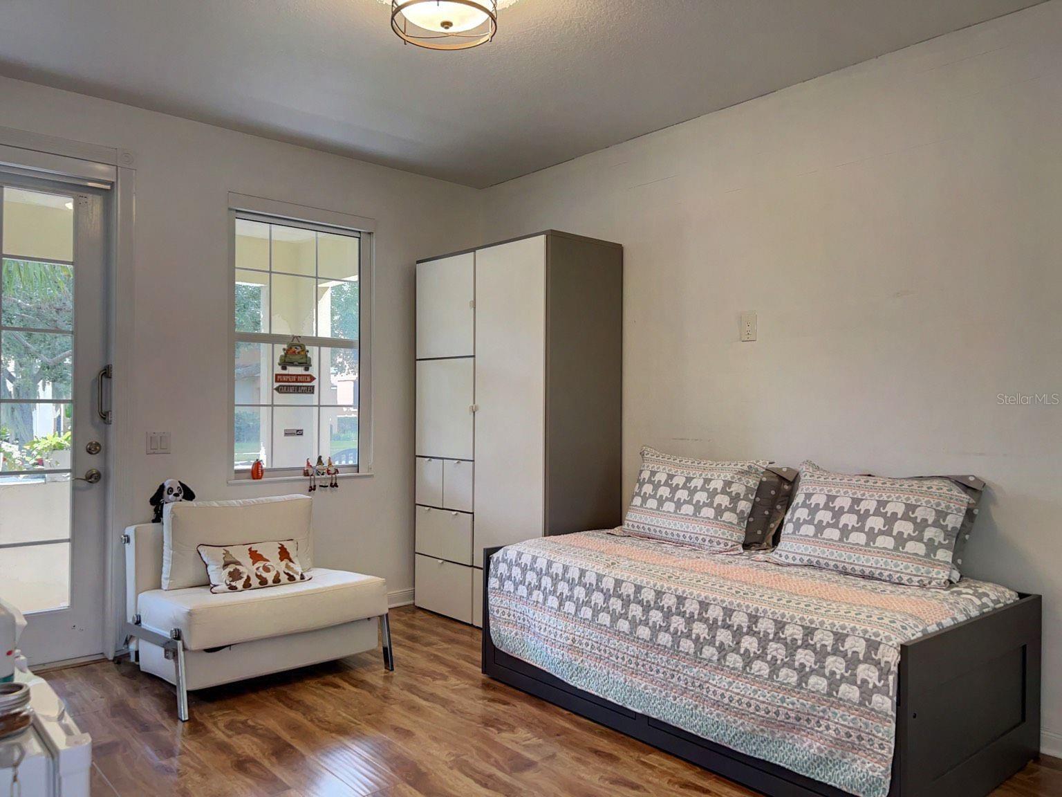 VILLAGEWALK/LK NONAA 01B - Residential